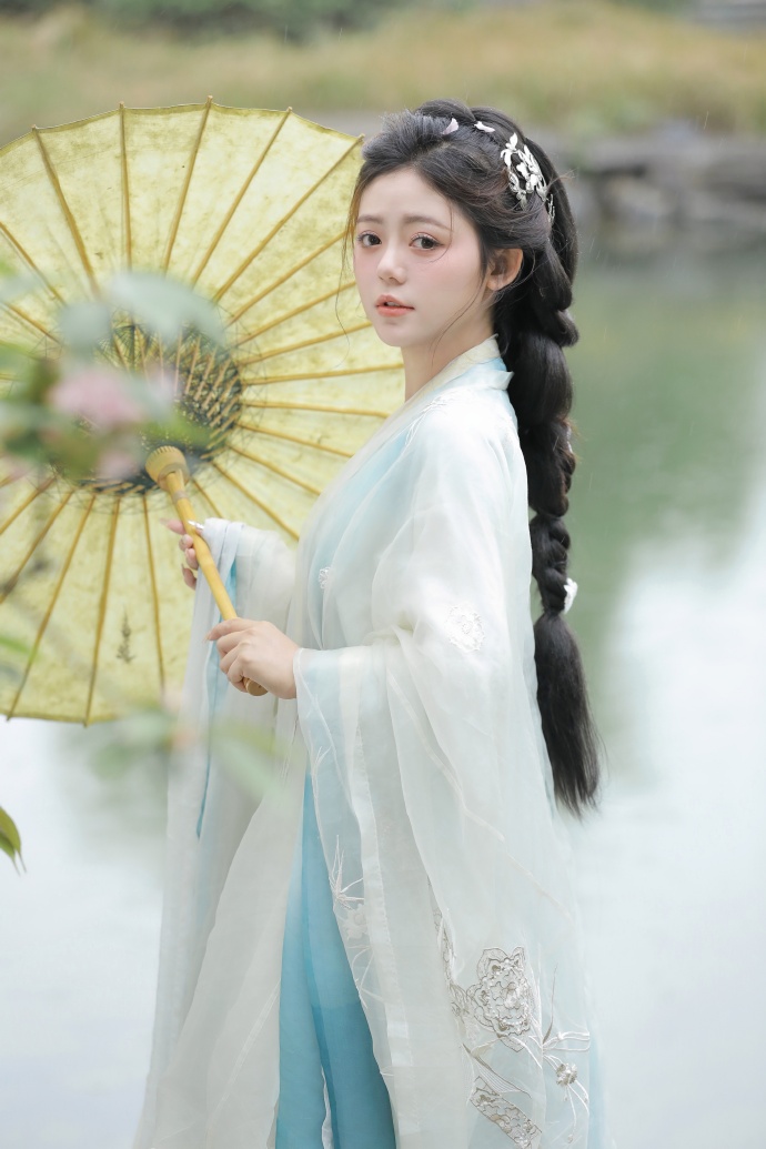 名侦探柯南：黑铁的鱼影 封面